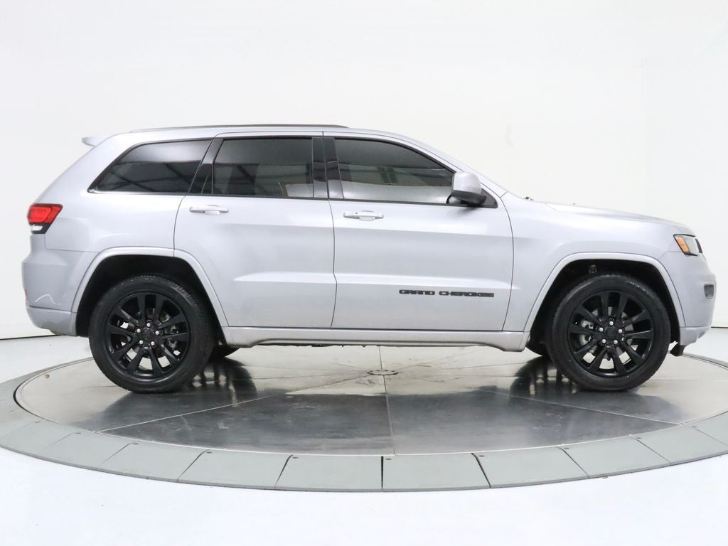 2020 Jeep Grand Cherokee Altitude Navigation