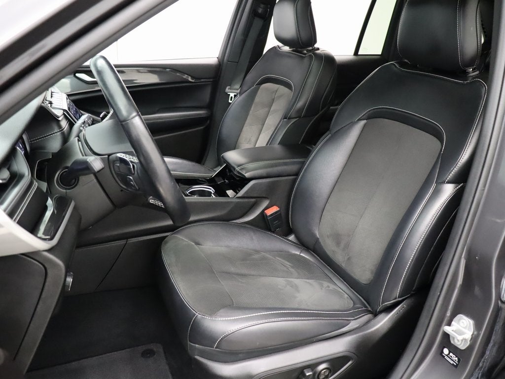 2022 Jeep Grand Cherokee Altitude 4WD