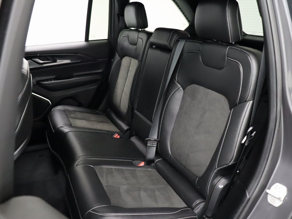 2022 Jeep Grand Cherokee Altitude 4WD