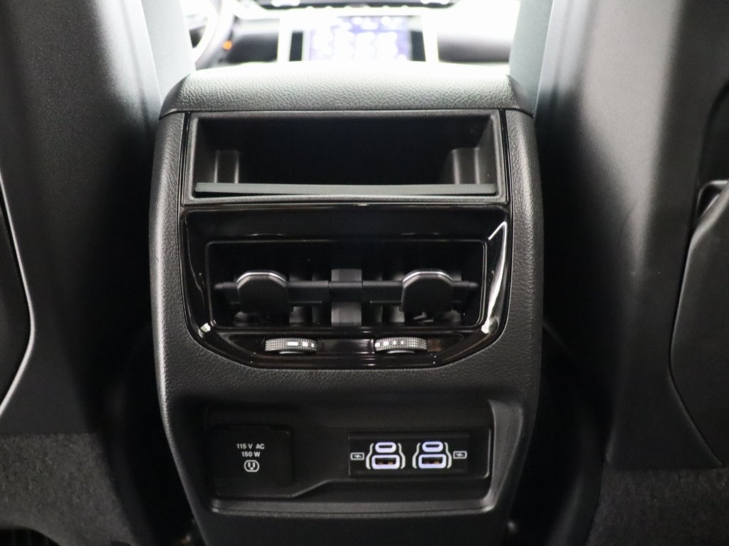 2022 Jeep Grand Cherokee Altitude 4WD