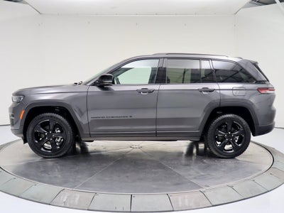 2022 Jeep Grand Cherokee Altitude 4WD