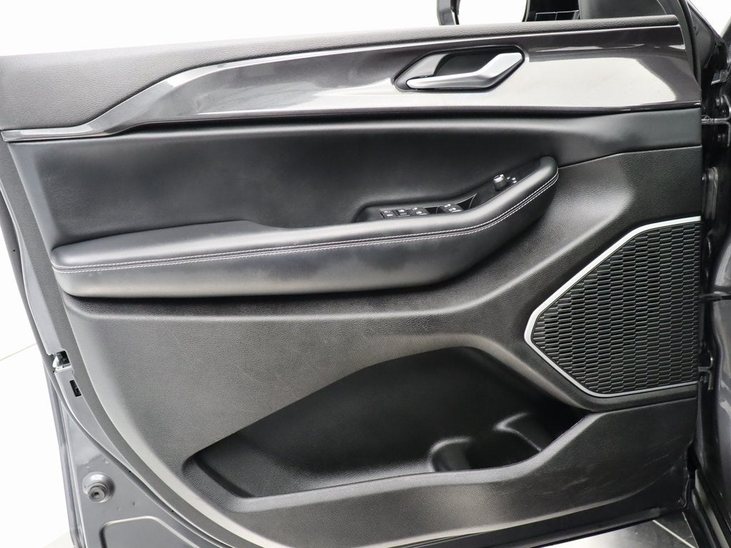 2022 Jeep Grand Cherokee Altitude 4WD