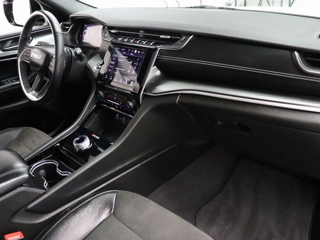 2022 Jeep Grand Cherokee Altitude 4WD