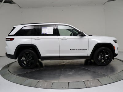 2022 Jeep Grand Cherokee Altitude 4WD