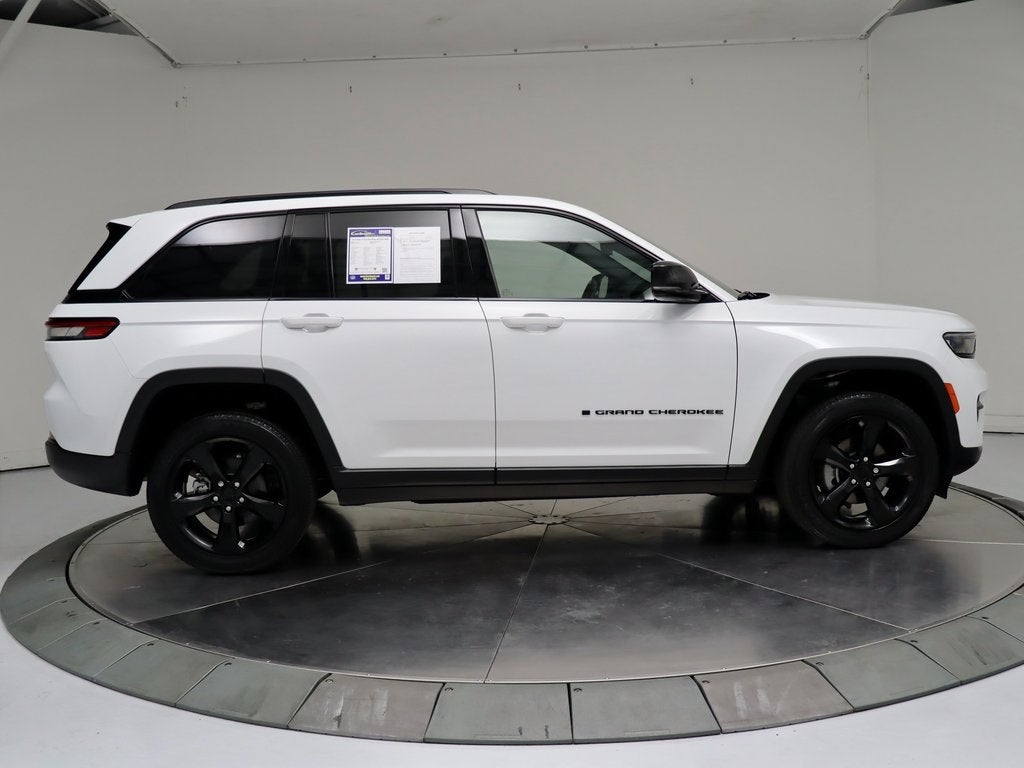 2022 Jeep Grand Cherokee Altitude 4WD