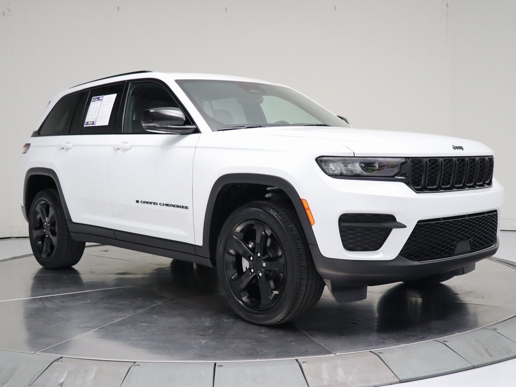 2022 Jeep Grand Cherokee Altitude 4WD