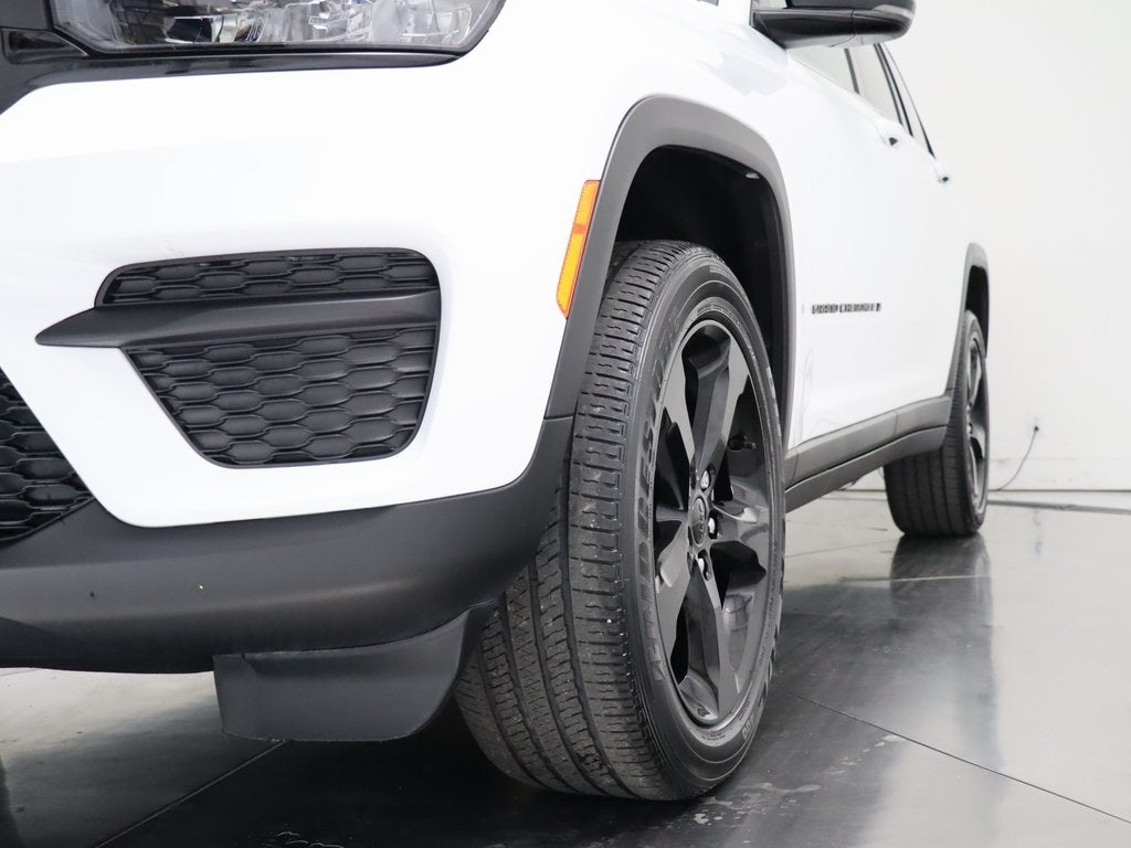 2022 Jeep Grand Cherokee Altitude 4WD