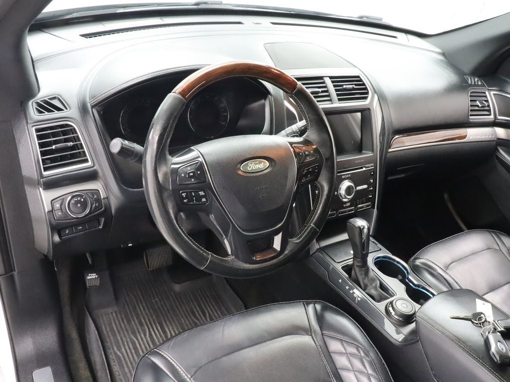 2017 Ford Explorer Platinum 4WD Navigation