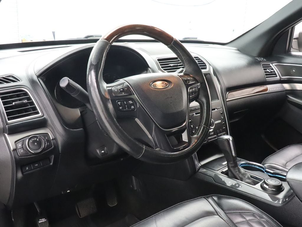 2017 Ford Explorer Platinum 4WD Navigation