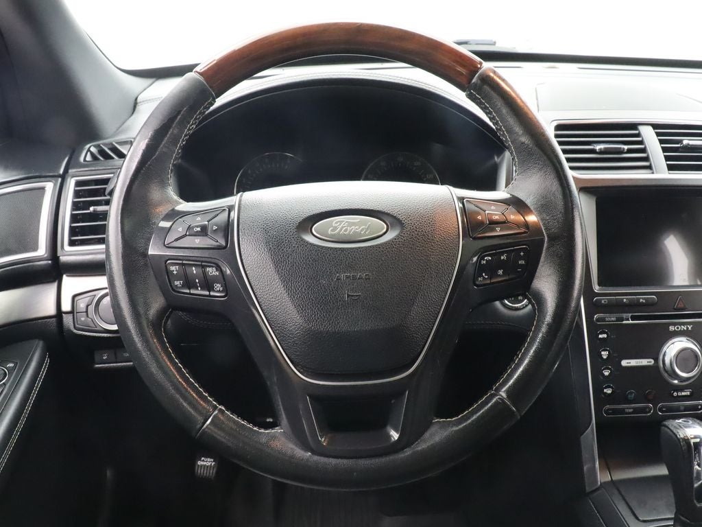 2017 Ford Explorer Platinum 4WD Navigation