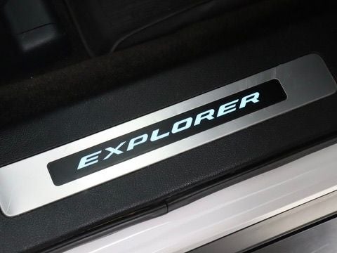 2017 Ford Explorer Platinum 4WD Navigation