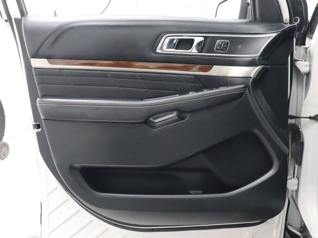 2017 Ford Explorer Platinum 4WD Navigation