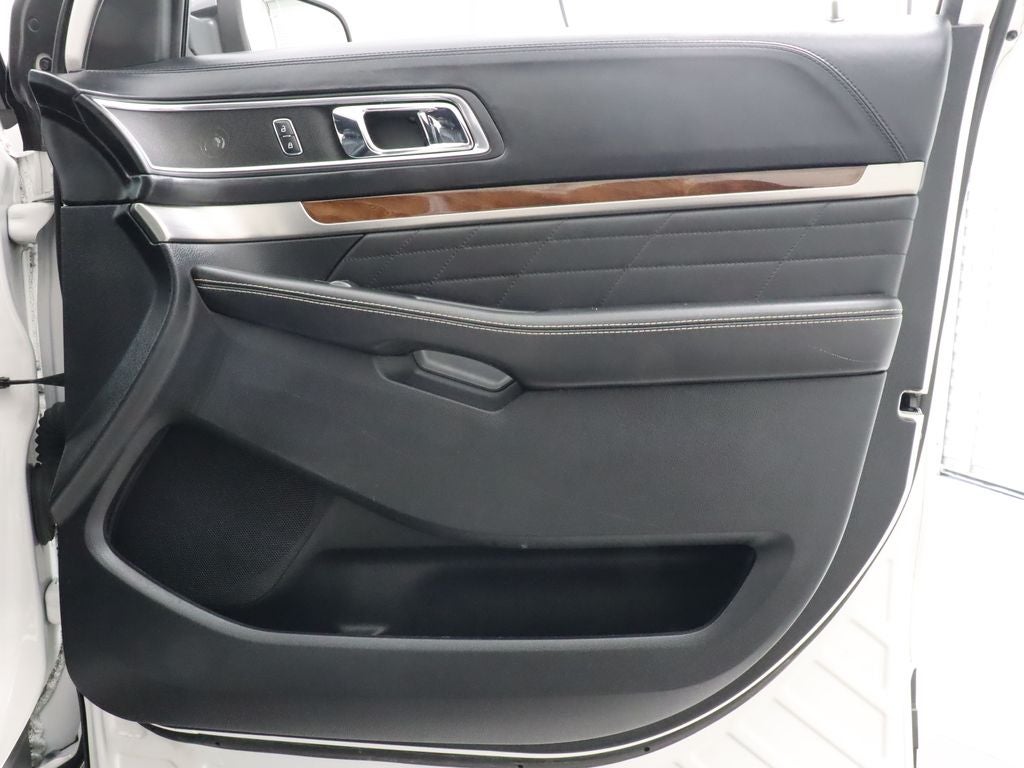 2017 Ford Explorer Platinum 4WD Navigation