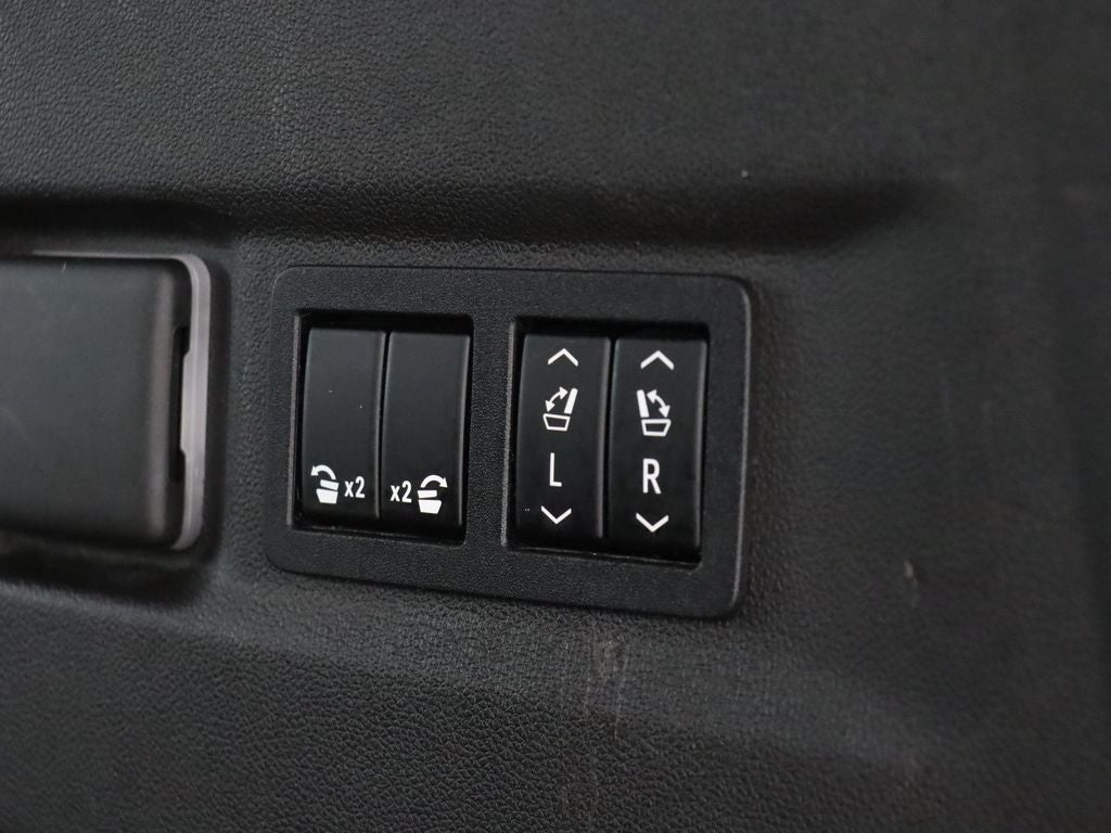 2021 Chevrolet Suburban High Country 4WD Navigation