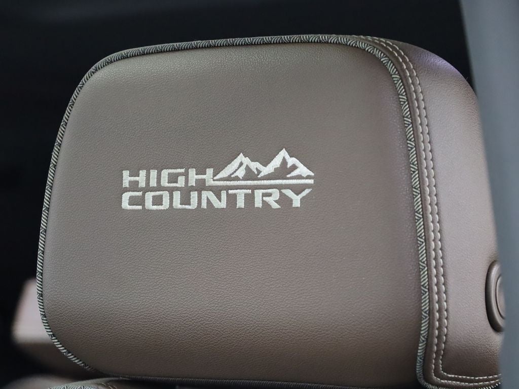 2023 Chevrolet Suburban High Country 4WD 3LZ
