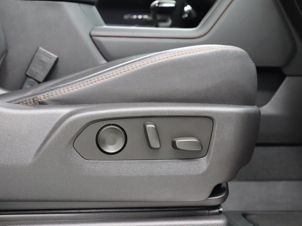 2023 GMC Sierra 1500 AT4 4WD Navigation