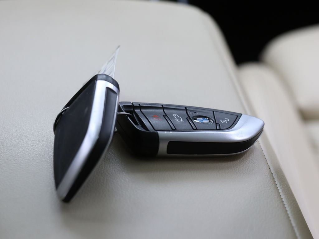 2023 BMW 3 Series 330i Navigation