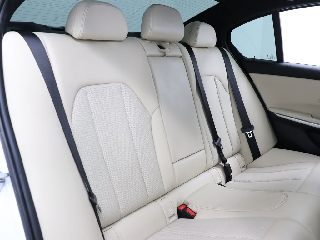 2023 BMW 3 Series 330i Navigation