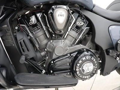 2023 Indian Pursuit Dark Horse