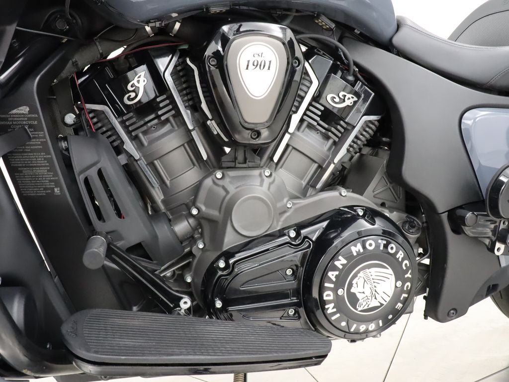 2023 Indian Pursuit Dark Horse