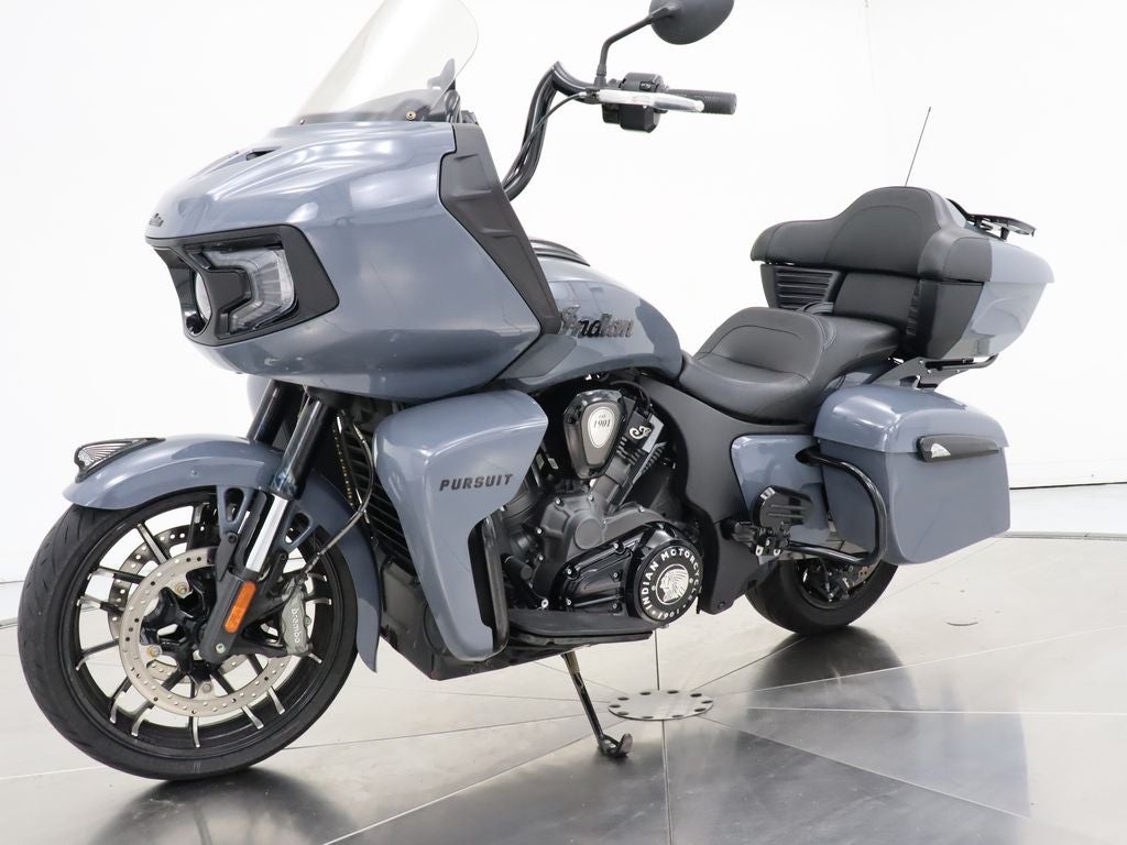 2023 Indian Pursuit Dark Horse