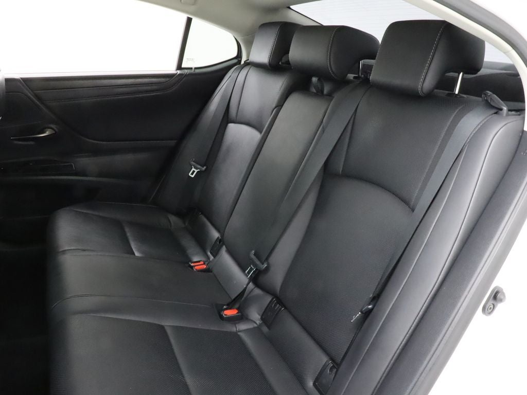 2022 Lexus ES 300h Premium Navigation