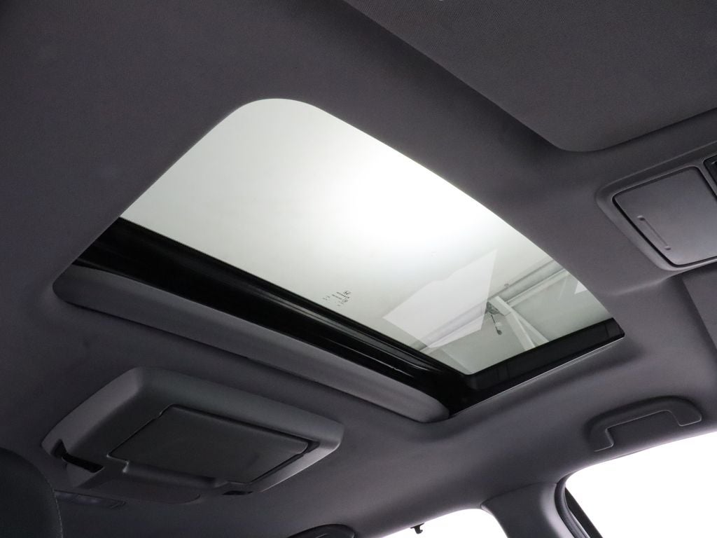 2022 Honda Pilot Touring AWD 8 Passenger