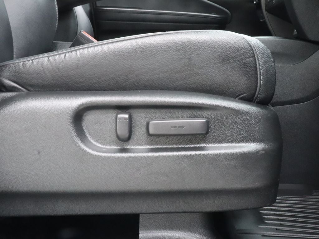 2022 Honda Pilot Touring AWD 8 Passenger