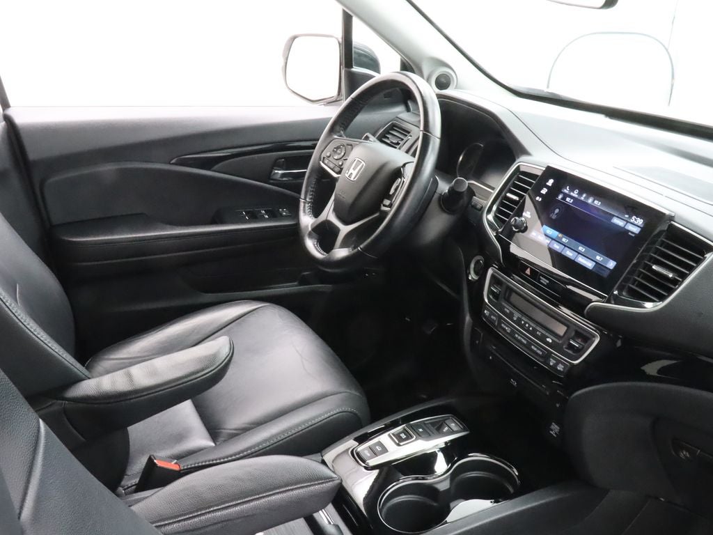 2022 Honda Pilot Touring AWD 8 Passenger
