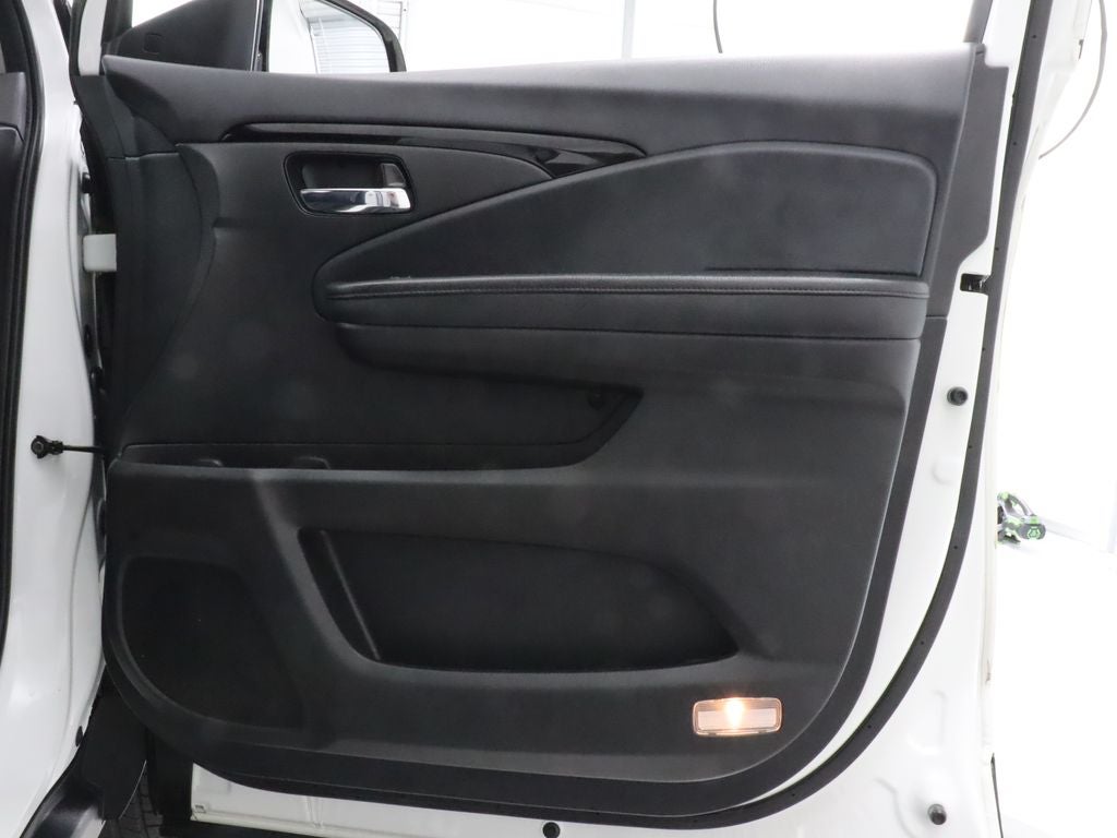 2022 Honda Pilot Touring AWD 8 Passenger