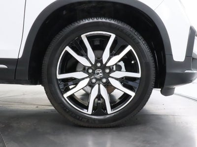 2022 Honda Pilot Touring AWD 8 Passenger