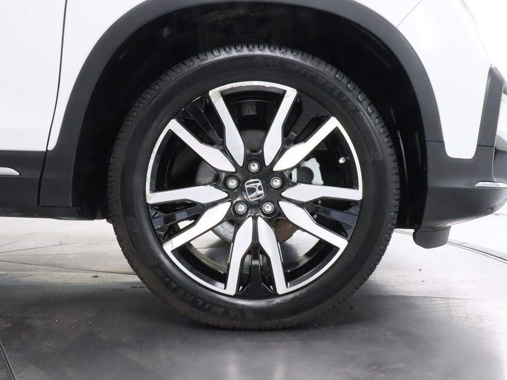 2022 Honda Pilot Touring AWD 8 Passenger