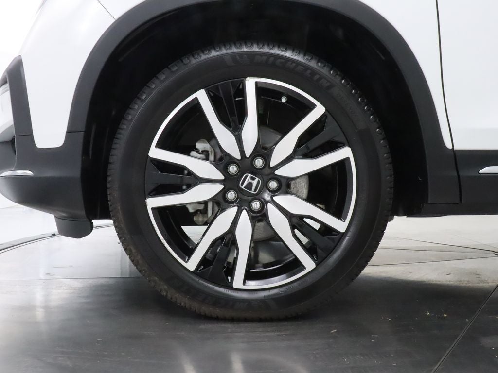 2022 Honda Pilot Touring AWD 8 Passenger