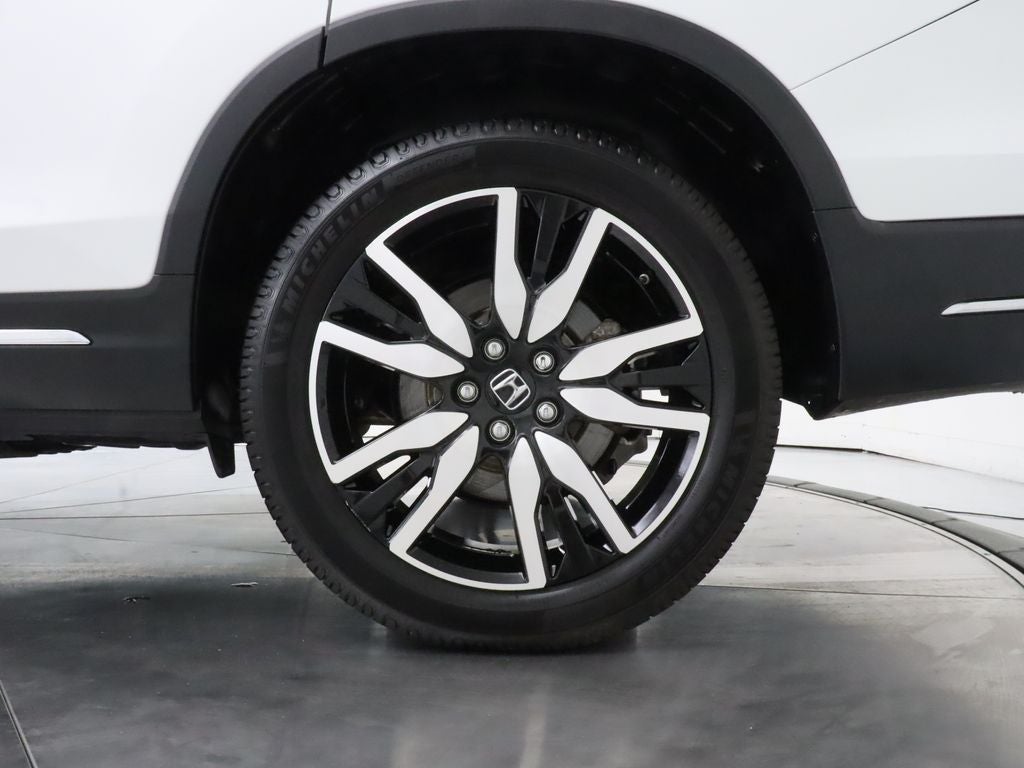 2022 Honda Pilot Touring AWD 8 Passenger