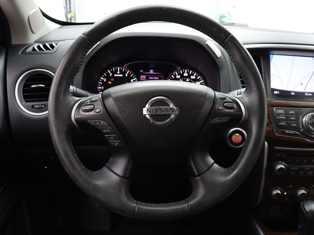 2017 Nissan Pathfinder Platinum