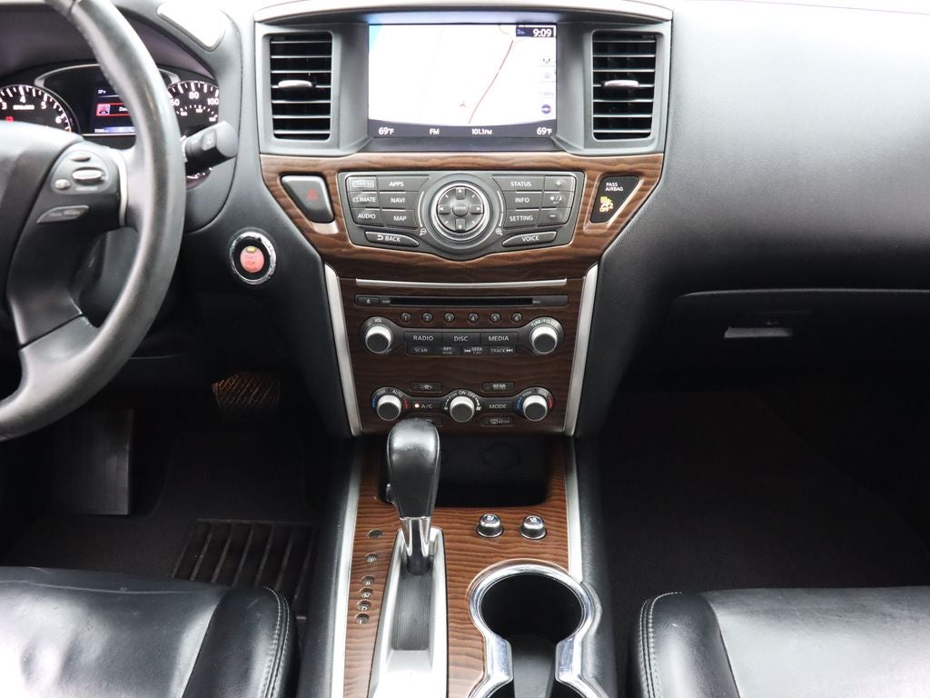 2017 Nissan Pathfinder Platinum