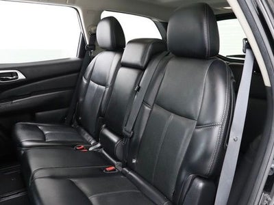 2017 Nissan Pathfinder Platinum