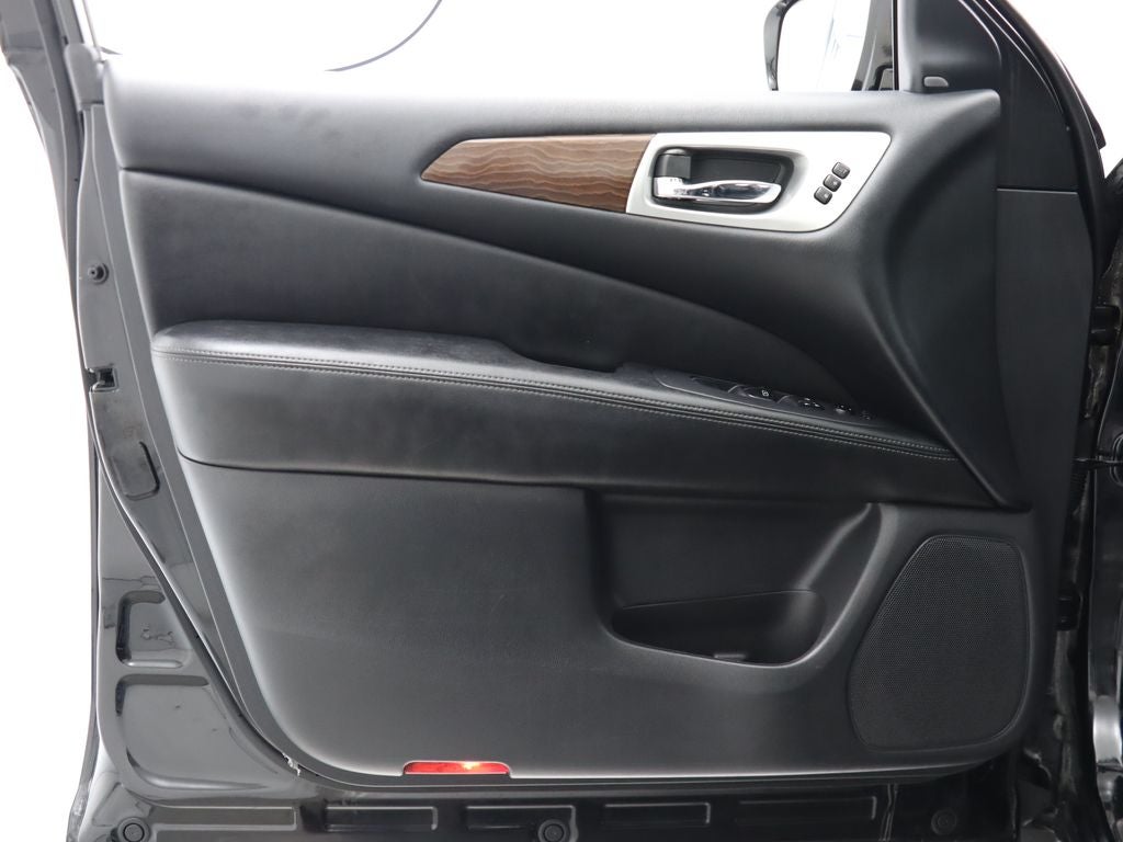 2017 Nissan Pathfinder Platinum