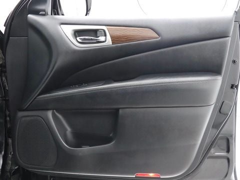 2017 Nissan Pathfinder Platinum