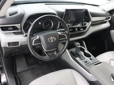 2022 Toyota Highlander XLE AWD
