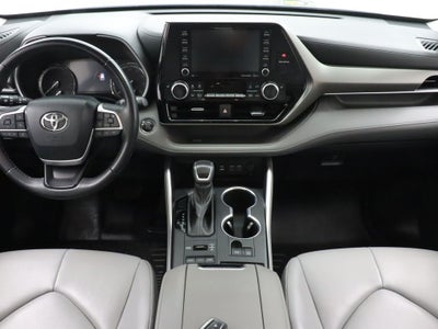 2022 Toyota Highlander XLE AWD