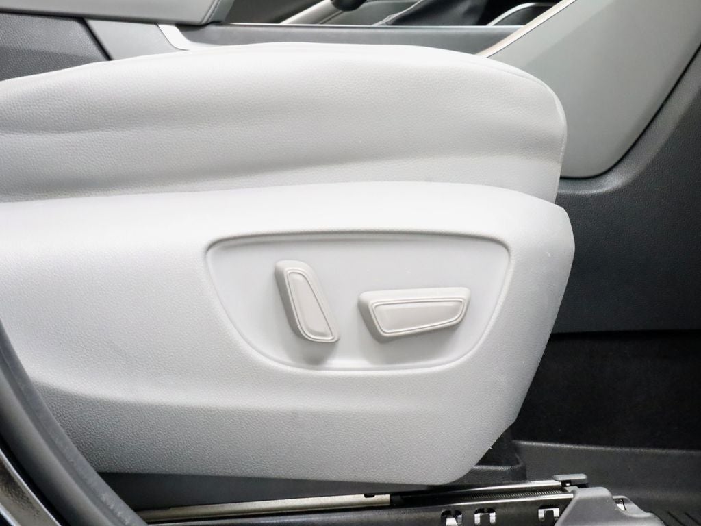2022 Toyota Highlander XLE AWD