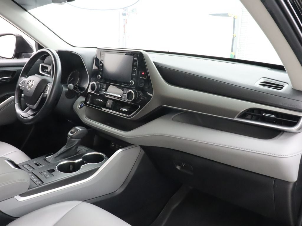 2022 Toyota Highlander XLE AWD