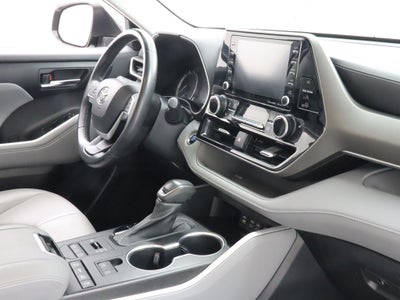 2022 Toyota Highlander XLE AWD