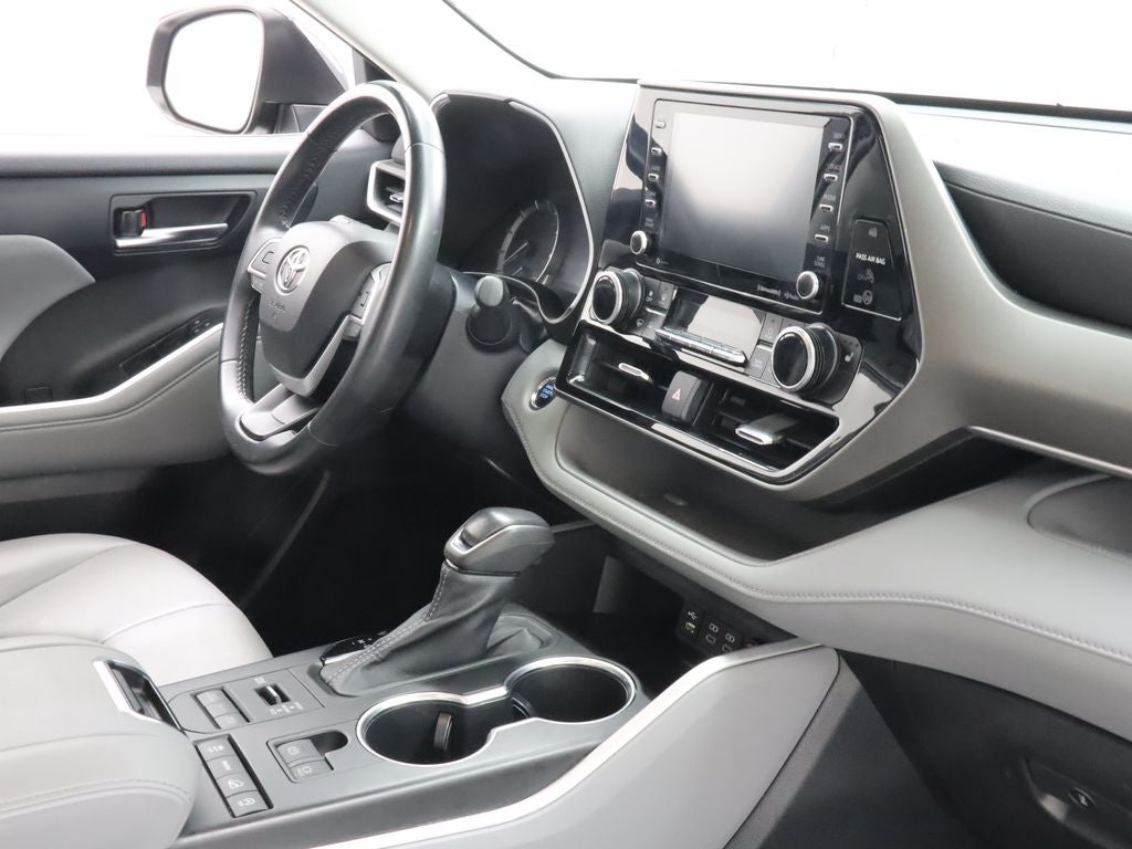 2022 Toyota Highlander XLE AWD