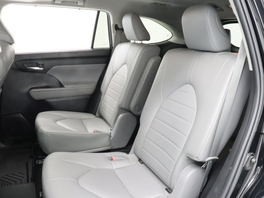 2022 Toyota Highlander XLE AWD