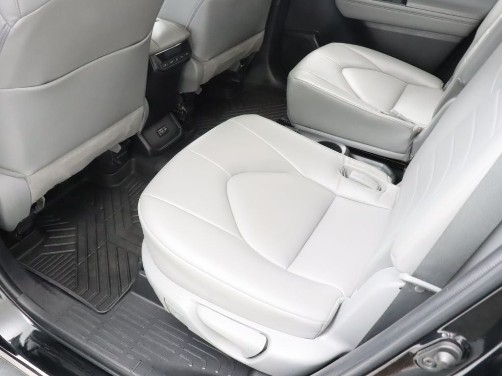 2022 Toyota Highlander XLE AWD