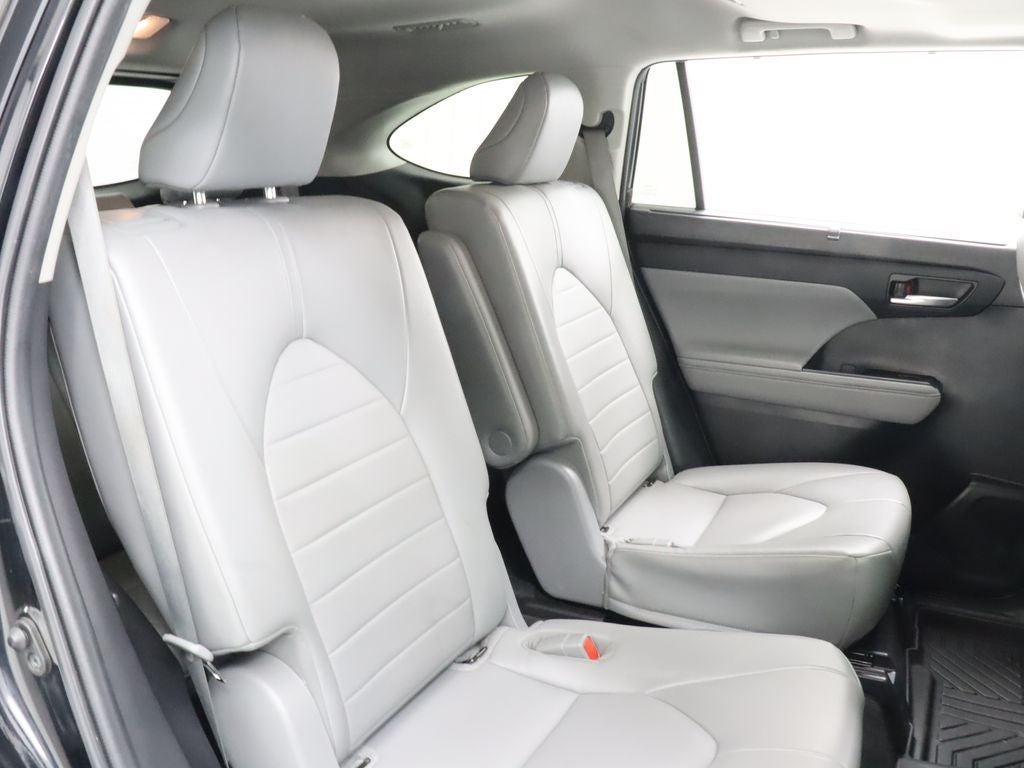 2022 Toyota Highlander XLE AWD