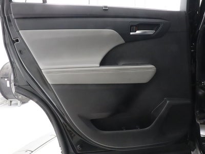 2022 Toyota Highlander XLE AWD