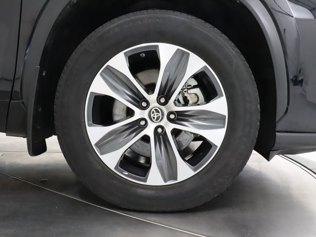 2022 Toyota Highlander XLE AWD